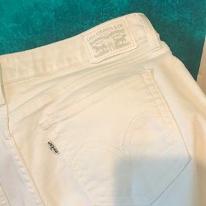 Levi’s White 535 Super Skinny (white label)